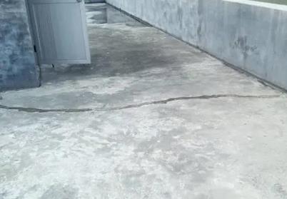 带岭楼顶漏水维修公司分享下如何解决卫生间隐蔽部位漏水的问题?